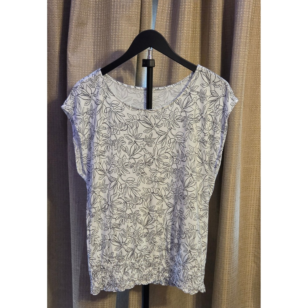 Loft Floral Print Smocked‎ Hem Blouse Women's Size Medium White Black